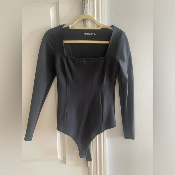 Abercrombie & Fitch Long-Sleeve Ponte Squareneck Seamed Bodysuit - Picture 2 of 4